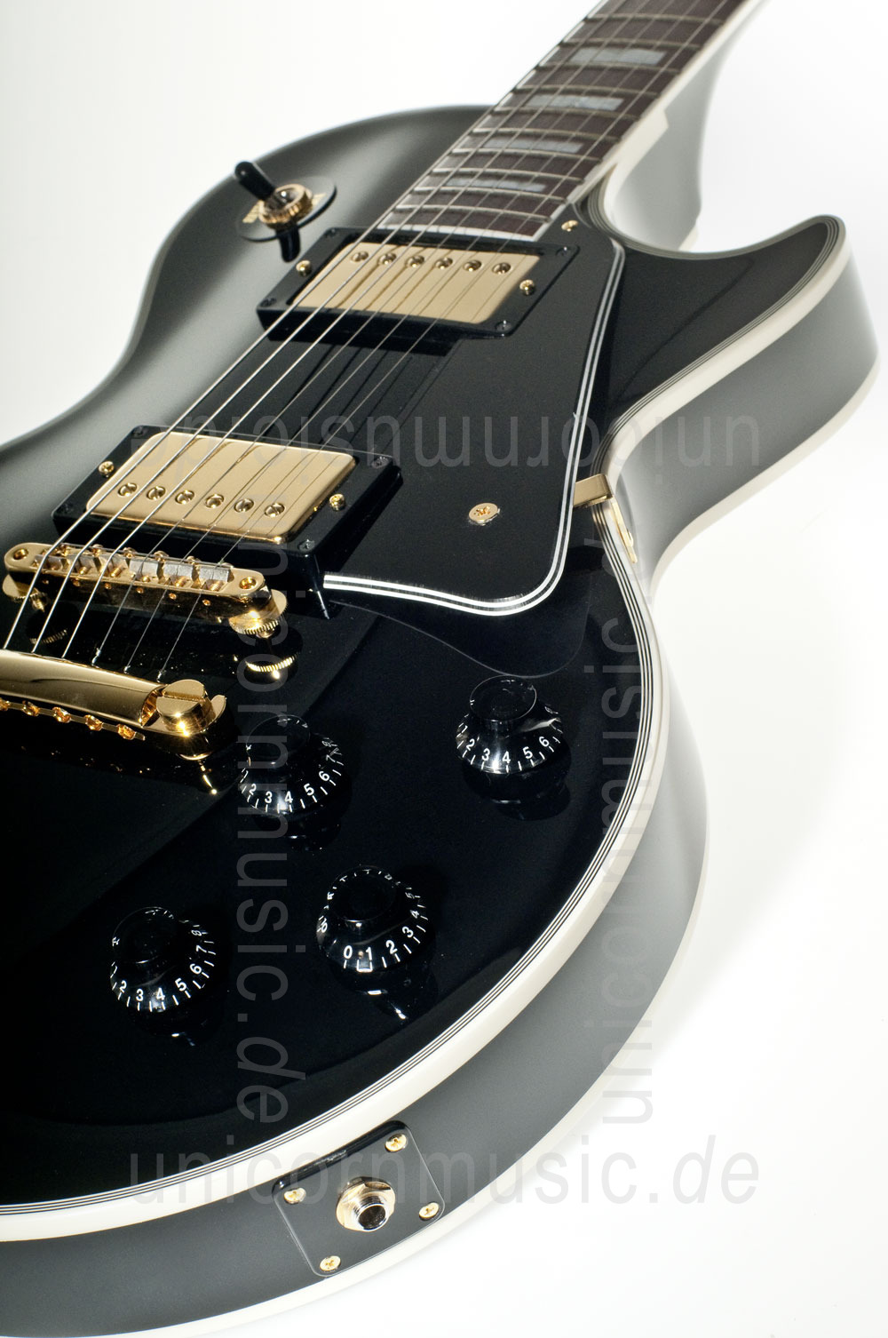 zur Artikelbeschreibung / Preis E-Gitarre BURNY RLC 115 BLK BLACK + original Koffer