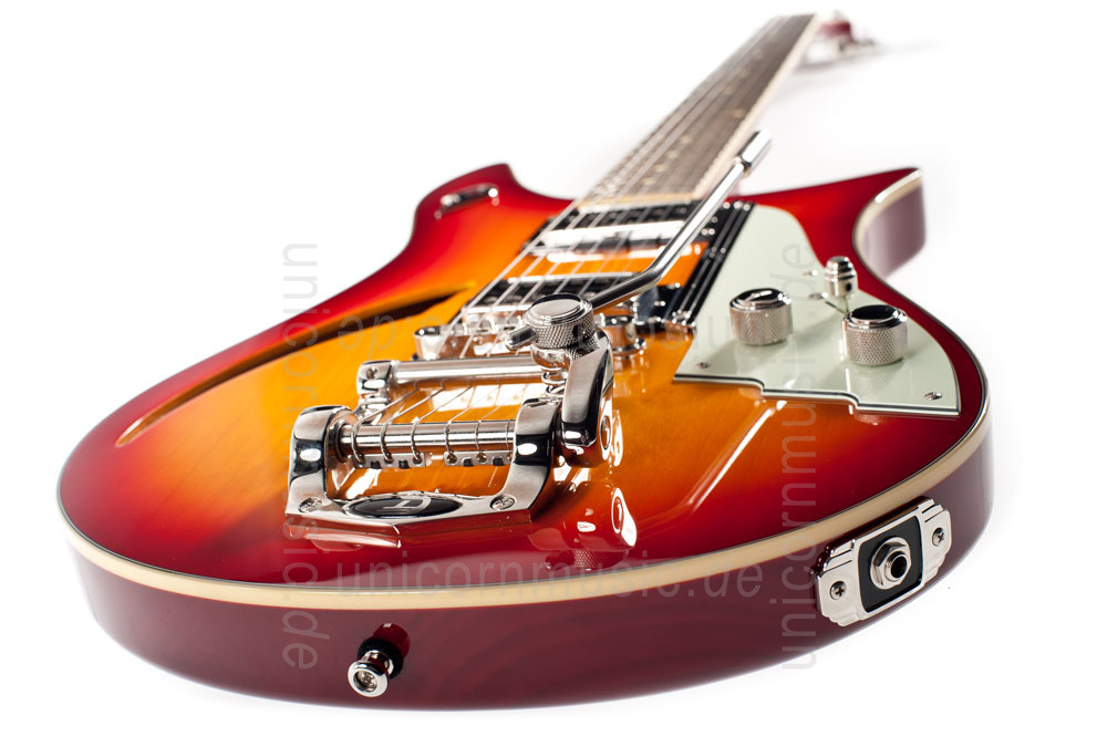 zur Artikelbeschreibung / Preis E-Gitarre DUESENBERG DOUBLE CAT - FIREBURST