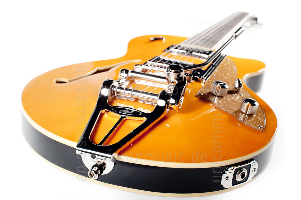 zur Artikelbeschreibung / Preis E-Gitarre DUESENBERG STARPLAYER TV - Trans-Orange + Custom Line Case