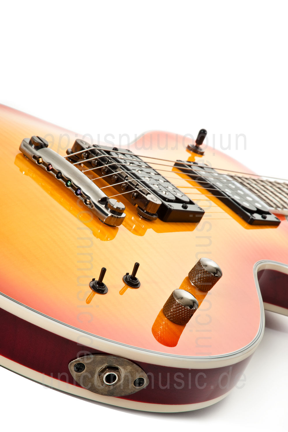 zur Artikelbeschreibung / Preis E-Gitarre FERNANDES MONTEREY ELITE - Honey Burst + Koffer