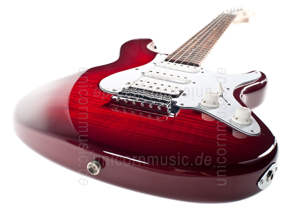 zur Artikelbeschreibung / Preis E-Gitarre FERNANDES RETROROCKET X - SSH Version - Lava Flame
