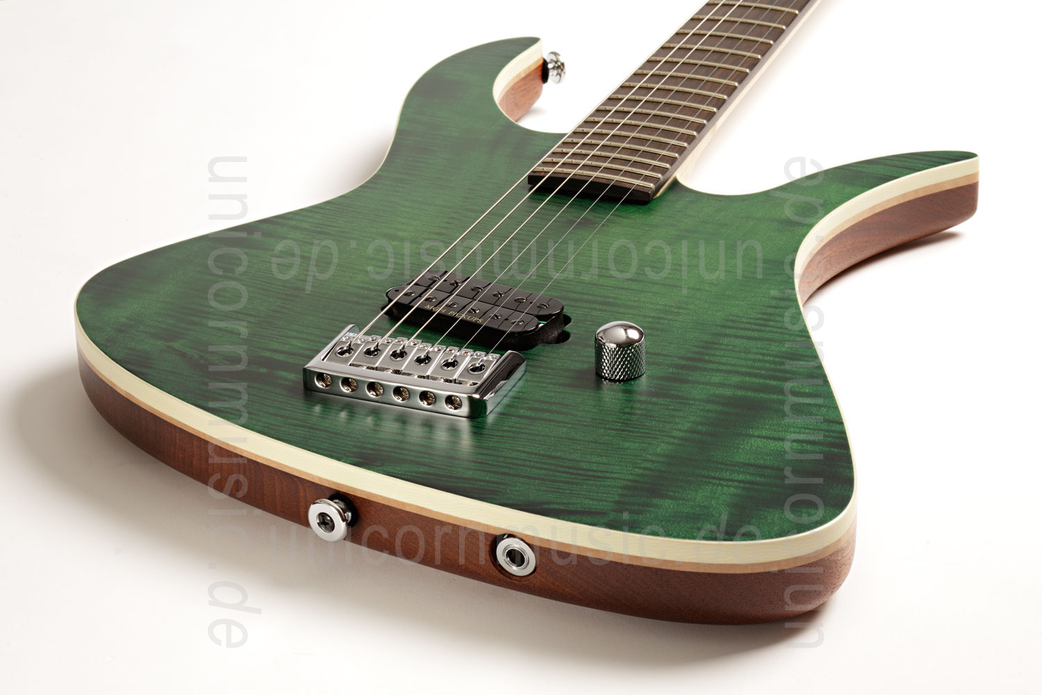 zur Artikelbeschreibung / Preis E-Gitarre MGH GUITARS Blizzard Beast Standard Supreme - dark green + Softcase - made in Germany