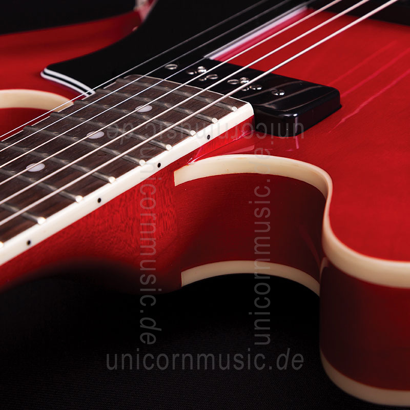 zur Artikelbeschreibung / Preis Halbresonanz Jazz-Gitarre CORT SOURCE Cherry Red + original Tasche
