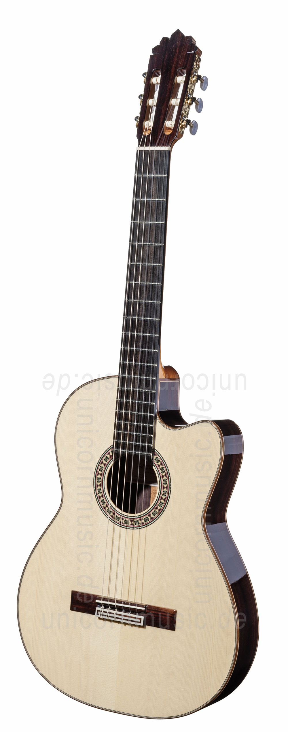 zur Artikelbeschreibung / Preis Spanische Konzertgitarre JOAN CASHIMIRA MODELL 130 Cutaway Thinline Fichte - ohne Tonabnehmer - massive Fichtendecke